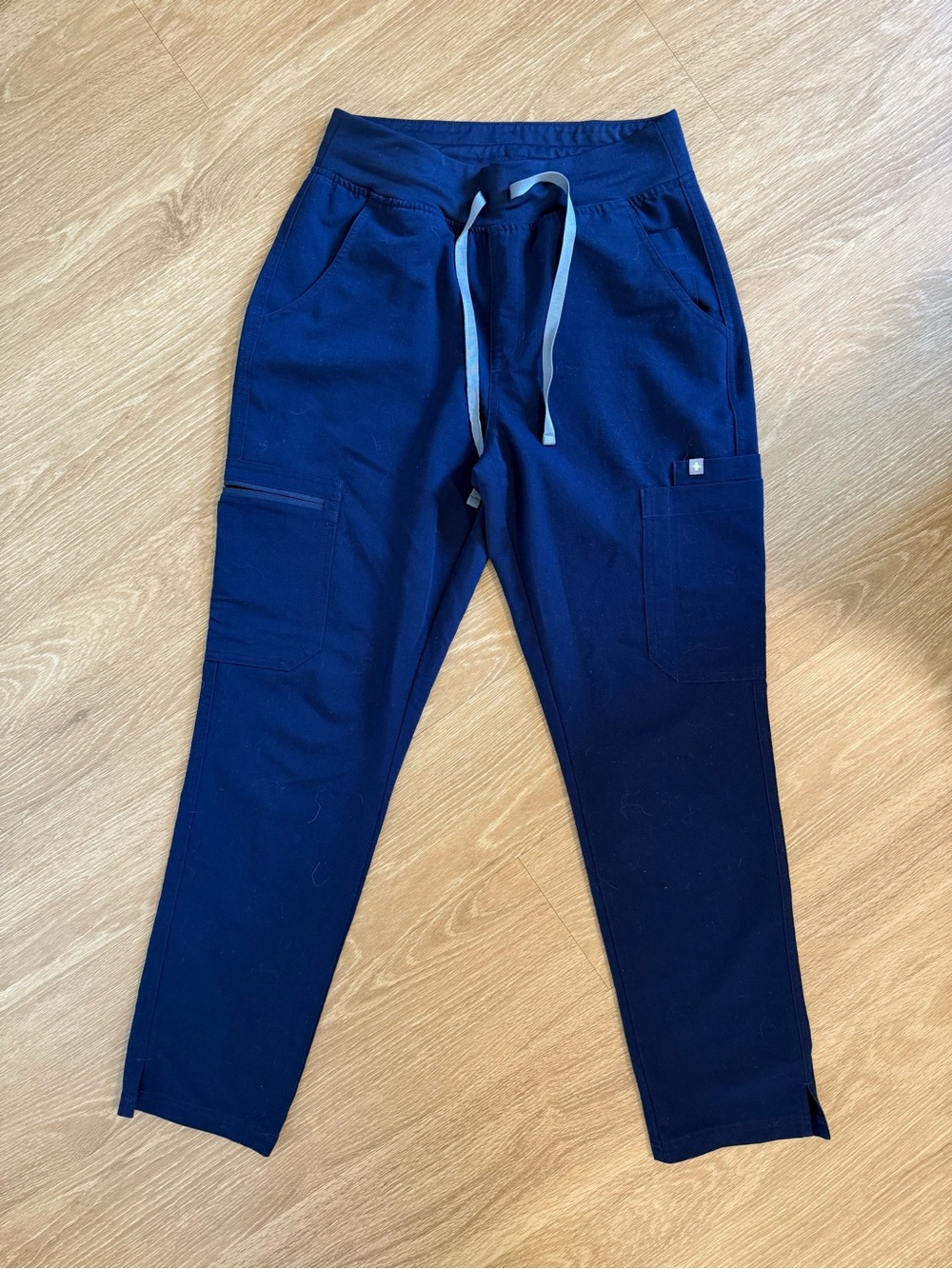 Figs Women's Petite Navy Straight-Leg Scrub Pants